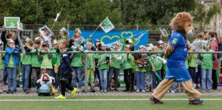 Die Unterstützer der Mannschaft von der Grundschule Küllenhahn zeigten die beste Fan-Präsentation. Foto: Frank Gleitsmann
