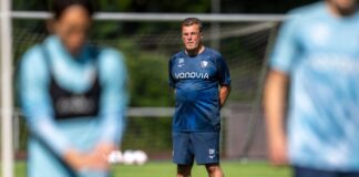 Bochums Trainer Dieter Hecking will vor dem Start der neuen Zweitliga-Saison keine Prognose abgeben. 