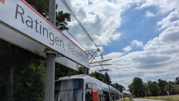 Für die Grünen ein guter Ort um Radmobilität und ÖPNV zu kombinieren: Die Haltestelle am Felderhof. Foto: Grüne Ratingen