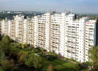 Das nordrhein-westfälische Oberverwaltungsgericht setzt die mündliche Verhandlung um die Räumung des Wohnkomplexes «Hannibal» im September fort. (Archivbild)