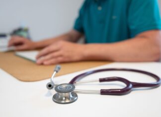 Ein Patient hatte seinem Hausarzt ein Grundstück versprochen. (Symbolbild)