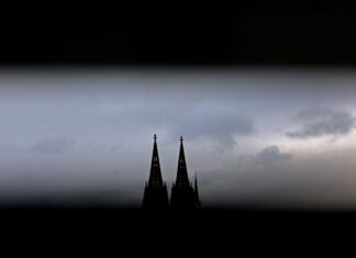 Das Erzbistum Köln muss kräftig sparen. (Symbolbild)