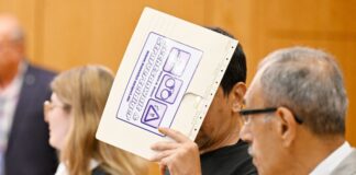 Acht Monate nach einem Brand in einer Flüchtlingsunterkunft in der Eifel geht der Prozess am Donnerstag gegen einen Ex-Bewohner weiter. 
