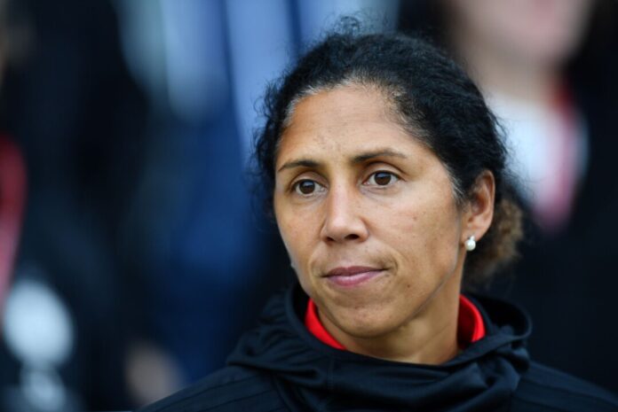 Erste Frau überhaupt im Aufsichtsrat des FC Schalke 04: Steffi Jones. 