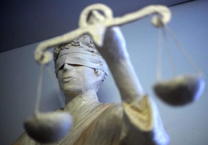 Der Antrag auf Zulassung der Berufung ist eingegangen. Der Mann hat nach Überzeugung des Gerichts in 71 Fällen gegen das Außenwirtschaftsgesetz verstoßen. (Symbolbild)