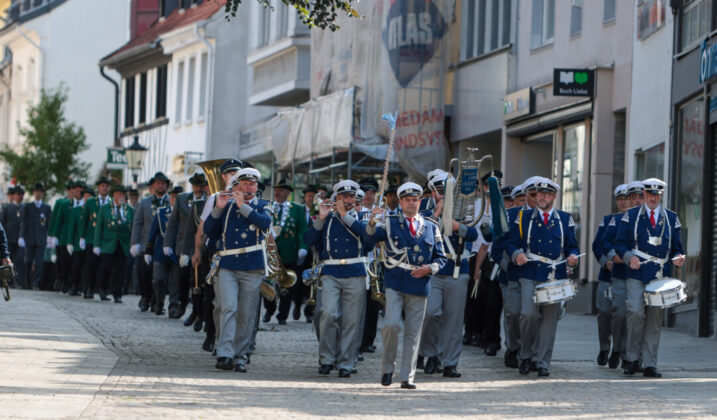 Die Schützen sind Bereit, Auf dem Weg zum Schützenbiwak Bild: Alexander Heinz