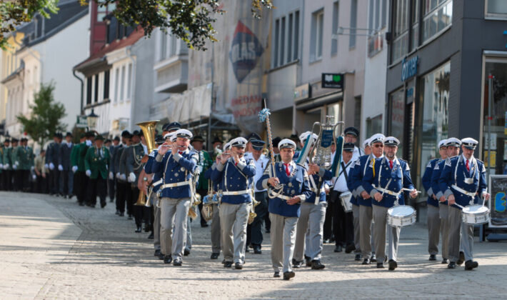 Die Schützen sind Bereit, Auf dem Weg zum Schützenbiwak Bild: Alexander Heinz