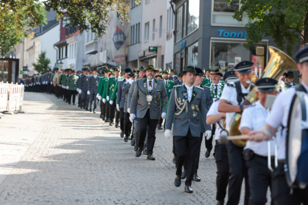 Die Schützen sind Bereit, Auf dem Weg zum Schützenbiwak Bild: Alexander Heinz