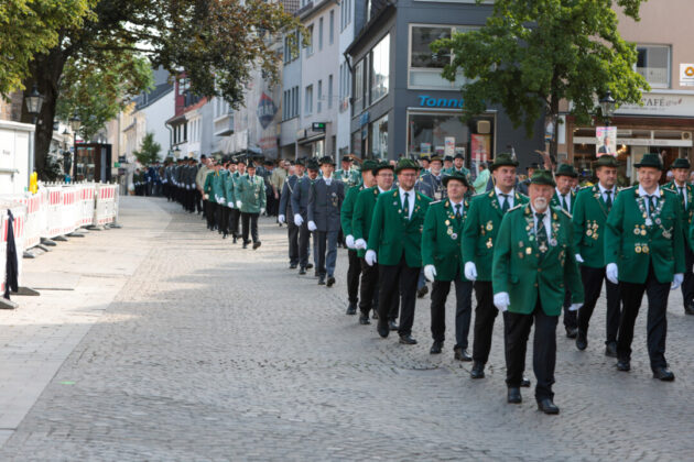 Die Schützen sind Bereit, Auf dem Weg zum Schützenbiwak Bild: Alexander Heinz