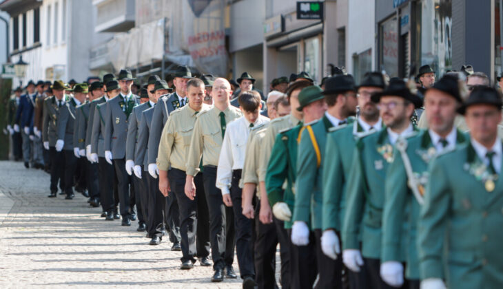 Die Schützen sind Bereit, Auf dem Weg zum Schützenbiwak Bild: Alexander Heinz