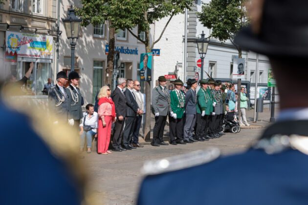 Die Schützen sind Bereit, Auf dem Weg zum Schützenbiwak Bild: Alexander Heinz