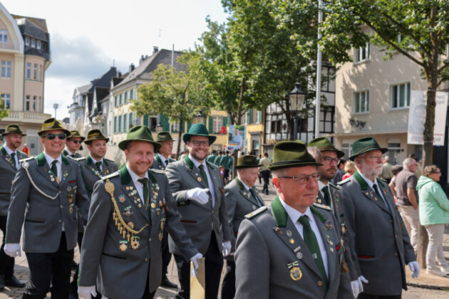 Die Schützen sind Bereit, Auf dem Weg zum Schützenbiwak Bild: Alexander Heinz