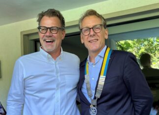 Jörg Lichtenberg (l.) und Martin v. Schroeter bei der Amtsübergabe. Foto: privat