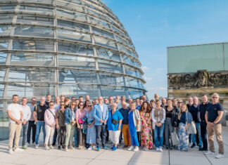 Besuch des Bundestages auf Einladung des Bundestagsabgeordneten Peter Beyer. Foto: Bundesregierung / StadtLandMensch-Fotografie