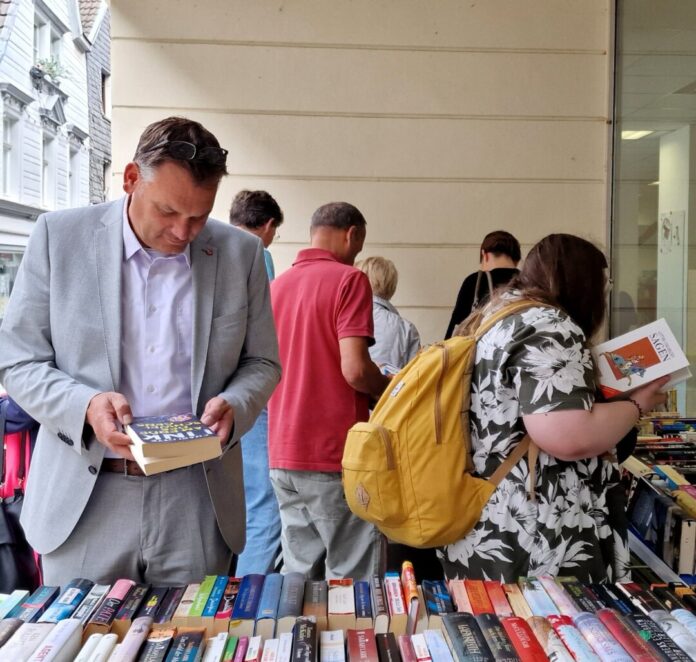 Bücherflohmarkt