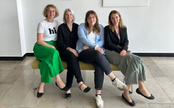 Bürgermeisterin Pietschmann und drei Frauen Gleichstellung soll bei der Stadtverwaltung in Mettmann nicht bloß graue Theorie sein. Foto: Kreisstadt Mettmann