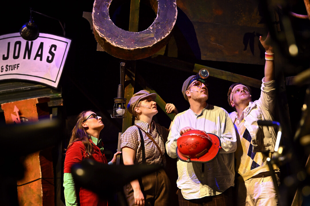 Auch junges Theater ist zu erleben - hier "Die drei Fragezeichen". Foto: Volker Beushausen