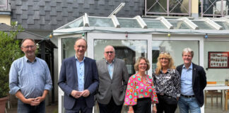Vor Ort in Mettmann: Waldemar Madeia, Klaus Wiener, Hans-Werner Wolff, Veronika Engel, Claudia Rademacher und Ralph Baumgarten. Foto: Caritas