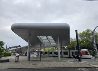 Düsseldorfer Platz wenn es friedlich zugeht, Bild: Alexander Heinz