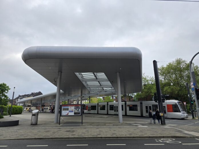 Düsseldorfer Platz wenn es friedlich zugeht, Bild: Alexander Heinz