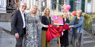 Klaus Konrad Pesch (Bürgermeister), Nadine Mauch (Gleichstellungsbeauftragte), Ulrike Lubek (Direktorin LVR), Petia Genkova (Vorstand FrauenRat NRW), Claudia Gottfried (Museumsleitung). Foto: LVR ZMB/Annette Hiller