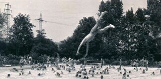 Hochbetrieb im Freibad. Foto: Stadtarchiv Mettmann