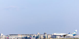 Hochbetrieb im Sommer – der Flughafen Düsseldorf erwartet über 23.000 Starts und Landungen in den Ferien. Foto: Flughafen Düsseldorf / Andreas Wiese
