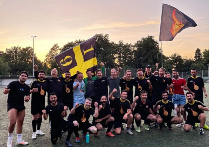 Die Freude bei den "Bomberos" ist groß. Foto: TuS 08 Lintorf