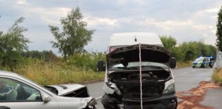 Hoher Sachschaden bei Kollision in Haan-Gruiten. Foto: Polizei
