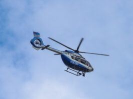Unter anderem aus der Luft fahndete die Polizei nach den Tätern. Foto: Volkmann