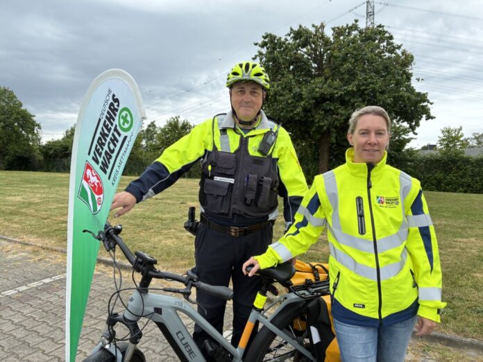 Sie werden für das Pedelectraining vor Ort in Ratingen sein: Jens Jaraczewski-Kuhlen und Saskia Pletsch. Foto: Polizei