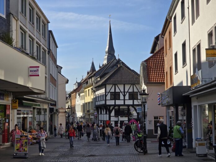 Blick auf die Ratinger Oberstrasse, Bild: Alexander Heinz