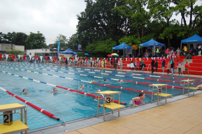 Deutlich über 1.000 Aktive treten beim Schulsporttag an die Startlinie. Foto: Oliver Kubanek