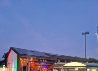 Ausgelassene Stimmung und geselliges Beisammensein am Abend, Bild: TVR