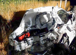 Das am Bahnübergang Aldruper Brink verunfallte Auto. Foto: Polizei
