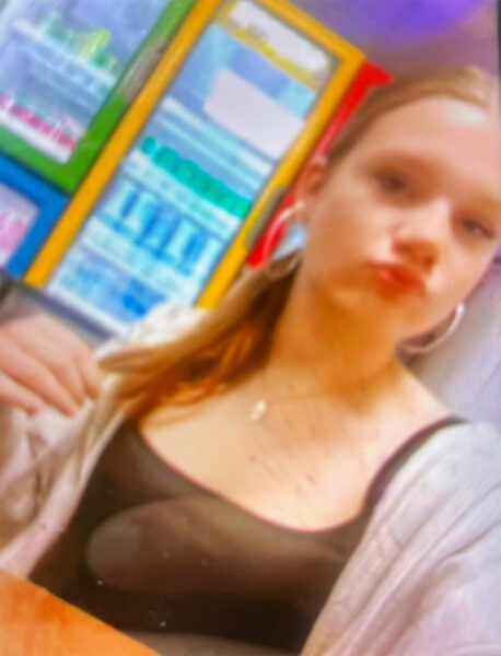 Die Polizei sucht derzeit in Hilden nach der als vermisst gemeldeten 13-jährigen Sue R.. Foto: Polizei