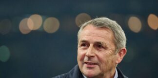 Klaus Allofs freut sich über einen neuen Stürmer bei Fortuna Düsseldorf.