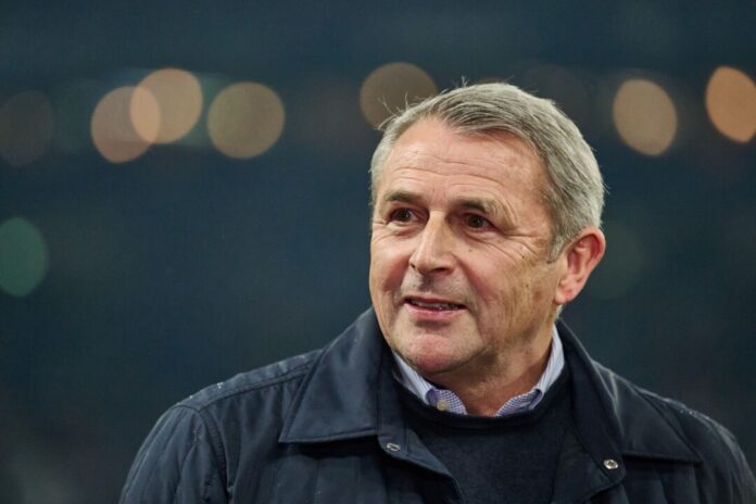 Klaus Allofs freut sich über einen neuen Stürmer bei Fortuna Düsseldorf.