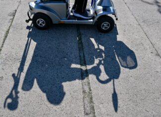 Die 88-jährige Frau war auf einem Elektromobil unterwegs. (Symbolbild)