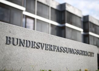 Ein nach einem assistierten Suizid wegen Totschlags verurteilt Mediziner scheitert nun auch vor dem Bundesverfassungsgericht.