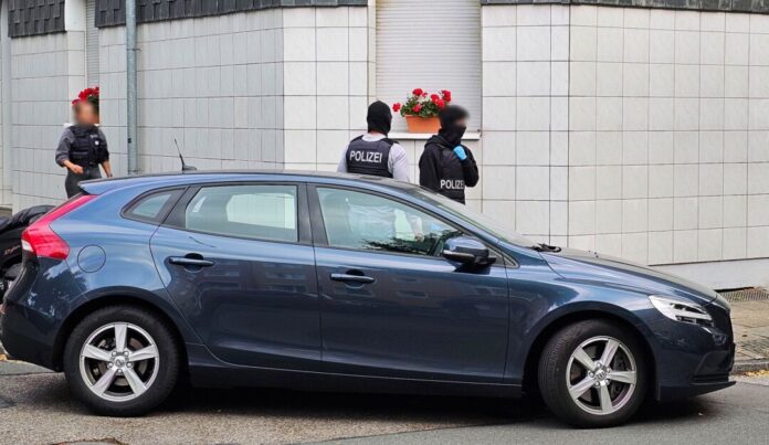 Bei eine Anti-Terror-Razzia in Essen wurde ein 27-Jähriger festgenommen.