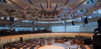 Die Opposition im NRW-Landtag hat eine Debatte über den wirtschaftspolitischen Kurs der schwarz-grünen Landesregierung beantragt. (Archivbild)
