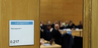  Der Prozess um ein intransparentes Firmengeflecht zum Betrug mit Sozialabgaben, Lohnsteuern und Arbeitslöhnen am Landgericht Bielefeld ist mit einem Urteil zu ende gegangen. (Archivbild) 