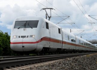 Statt kostspieliger Schnelltrassen: Die Initiatoren der Petition setzen sich für einen Ausbau bestehender Strecken ein. (Archivbild)