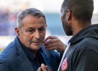 Fortunas Vorstand Klaus Allofs freut sich auf Leihspieler Alexandropoulos.