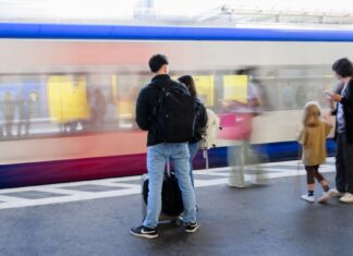 Bahnreisende müssen im Raum Hannover am Wochenende mit Ausfällen rechnen. (Symbolbild)