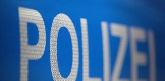 Unbekannte haben mehrere Schüsse auf ein Haus in Wesseling abgegeben. (Symbolbild)