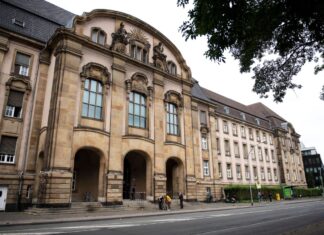 Haft wegen Betrugs mit Corona-Tests: Das Landgericht hat einen 29-Jährigen verurteilt. (Symbolbild)