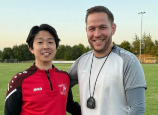 Ryo Matsutaka mit Trainer Joscha Weber. Foto: FCW