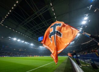 Die Farben von Schachtar in der Arena auf Schalke: Donezk hat seine vier Champions-League-Heimspiele der vergangenen Saison in Gelsenkirchen ausgetragen. 